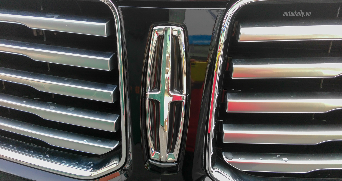 Ảnh chi tiết Lincoln Navigator L 2015 đầu tiên tại Việt Nam Lincoln Navigator (12).JPG