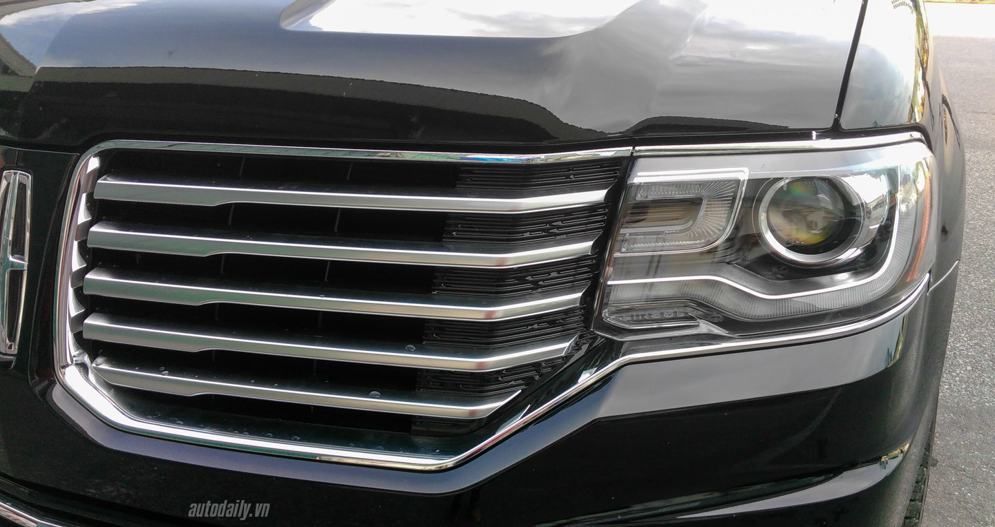 Ảnh chi tiết Lincoln Navigator L 2015 đầu tiên tại Việt Nam Lincoln Navigator (13).JPG