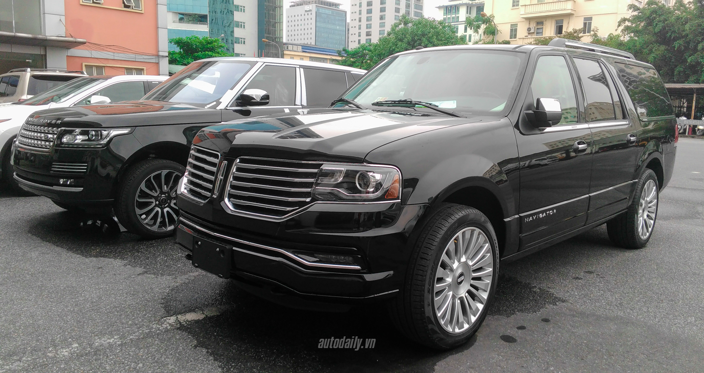 Ảnh chi tiết Lincoln Navigator L 2015 đầu tiên tại Việt Nam Lincoln Navigator (16).jpg