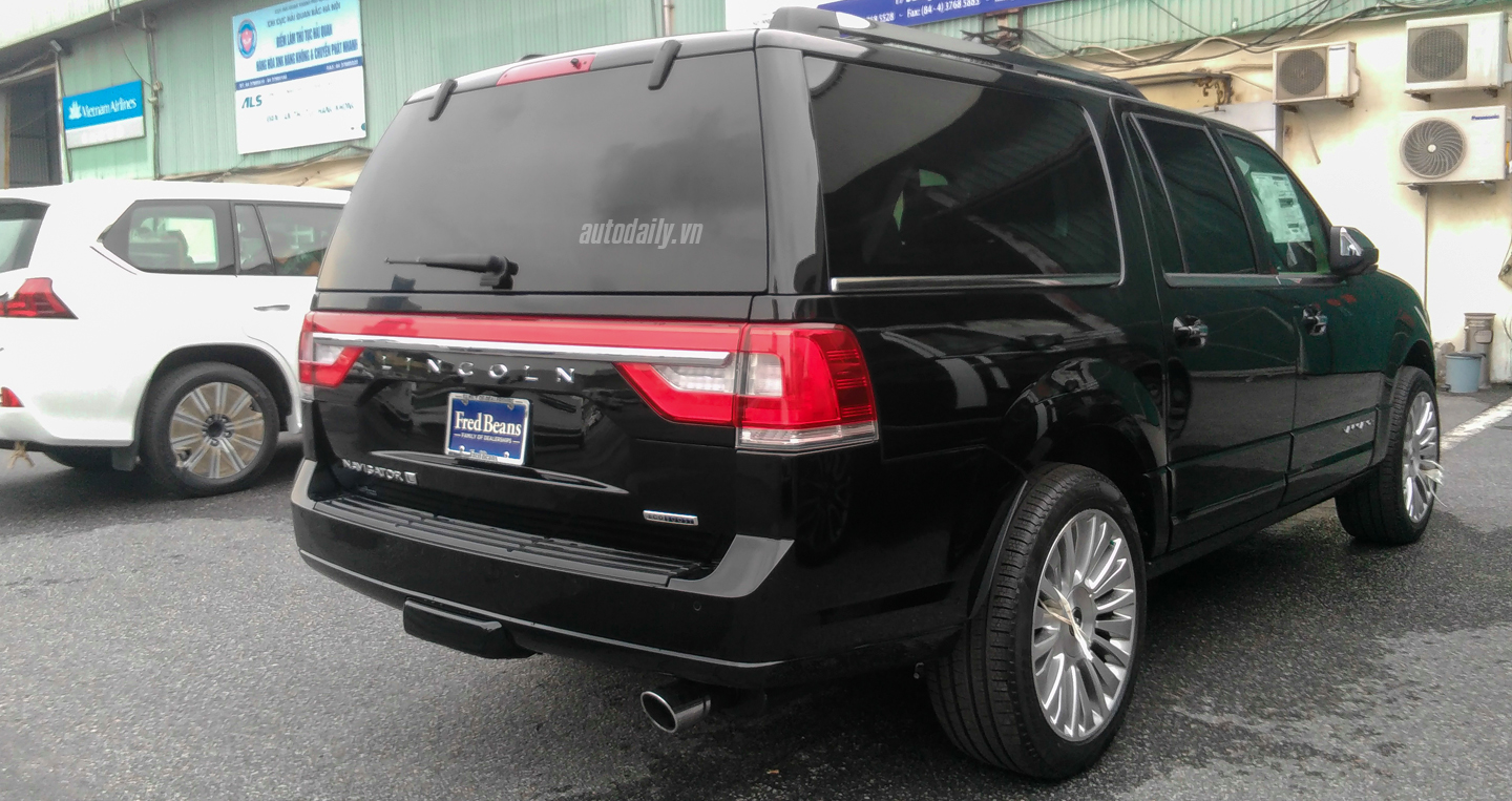 Ảnh chi tiết Lincoln Navigator L 2015 đầu tiên tại Việt Nam Lincoln Navigator (22).JPG