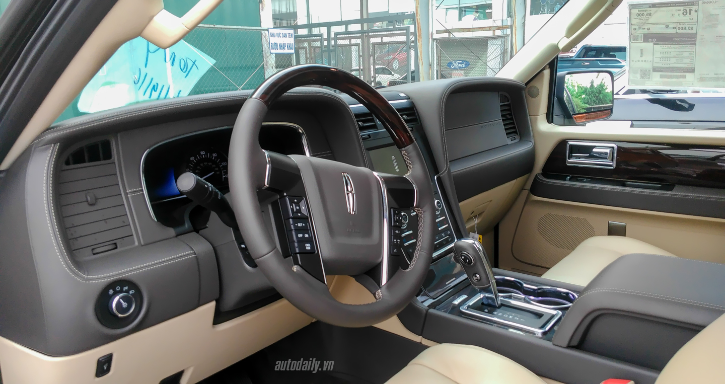 Ảnh chi tiết Lincoln Navigator L 2015 đầu tiên tại Việt Nam Lincoln Navigator (4).jpg