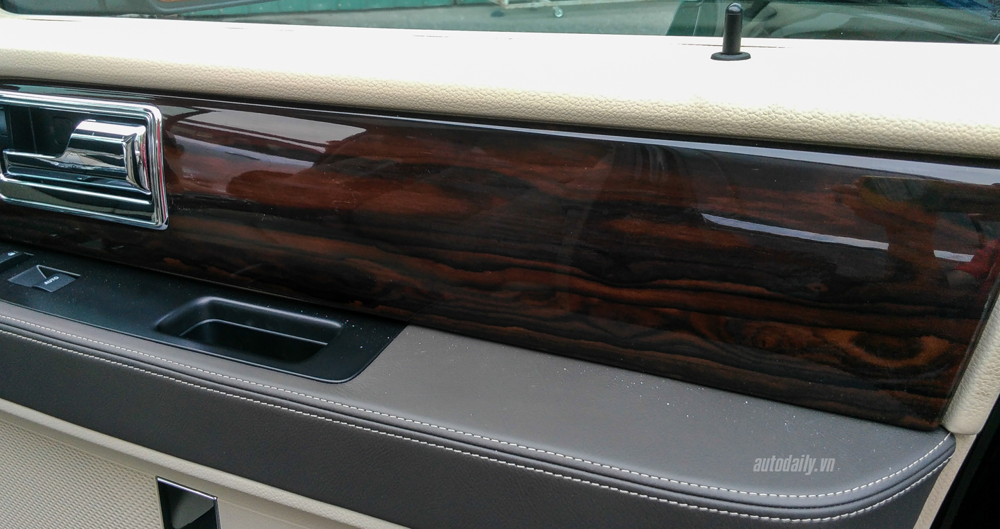 Ảnh chi tiết Lincoln Navigator L 2015 đầu tiên tại Việt Nam Lincoln Navigator (9).jpg