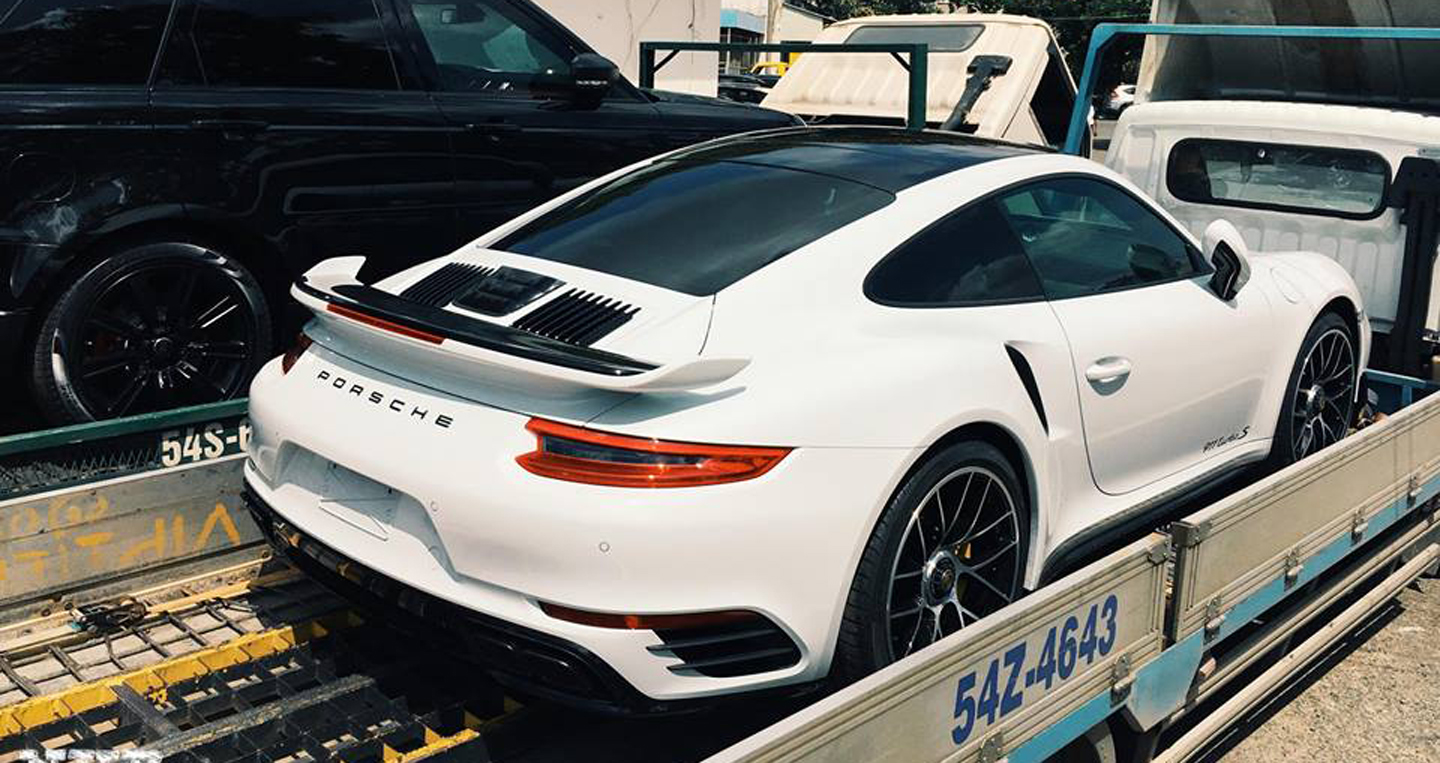 Thêm ảnh siêu xe và xe sang dồn dập đập công trước ngày 1/7 Siêu xe (14).JPG