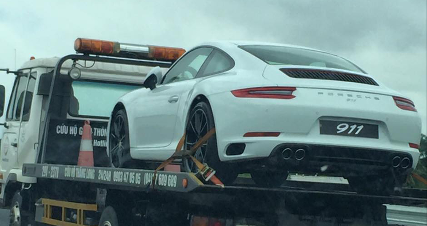 Thêm ảnh siêu xe và xe sang dồn dập đập công trước ngày 1/7 Siêu xe (5).JPG