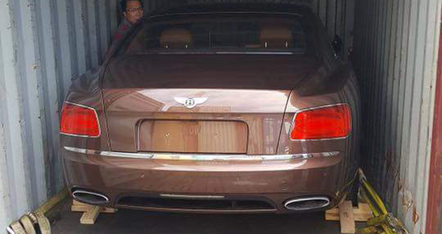 Thêm ảnh siêu xe và xe sang dồn dập đập công trước ngày 1/7 Siêu xe (7).JPG