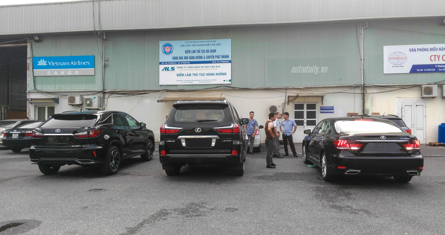 Thêm ảnh siêu xe và xe sang dồn dập đập công trước ngày 1/7 sieu xe 1 (10).jpg