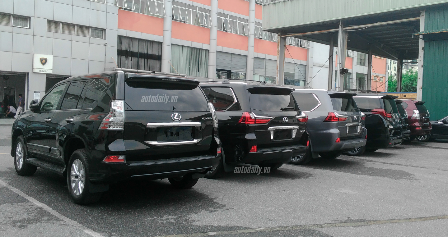 Thêm ảnh siêu xe và xe sang dồn dập đập công trước ngày 1/7 sieu xe 1 (2).jpg