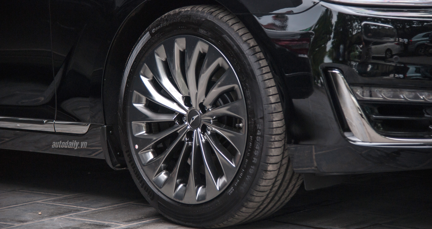 Ảnh chi tiết Genesis G90 tại Việt Nam Genesis G90 (15).JPG