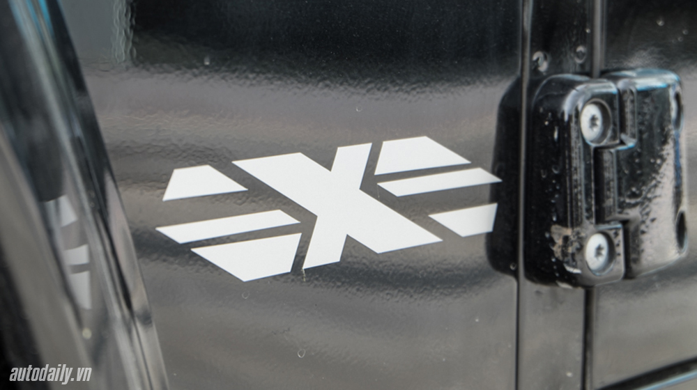 Ảnh chi tiết ngoại thất Land Rover Defender 1948-2015 X-Spec Edition NT Defender Adventure (9).jpg