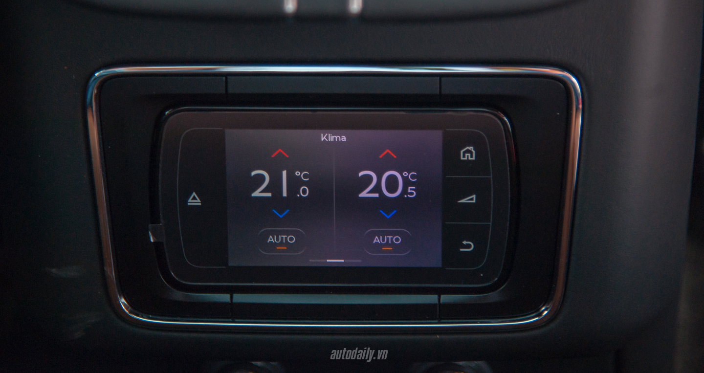 Ảnh chi tiết nội thất Bentley Bentayga tại Việt Nam Bentley Bentayga (14).JPG