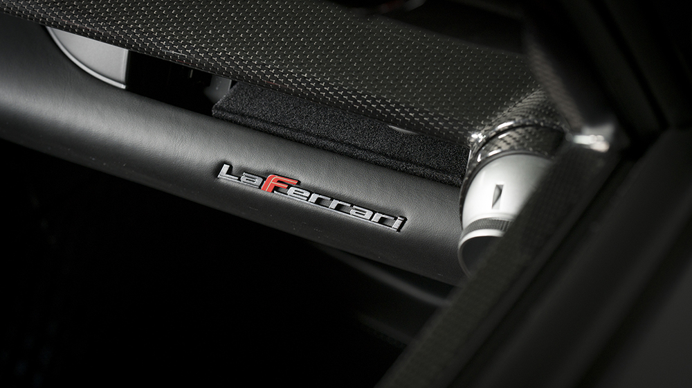 Hình ảnh Ferrari LaFerrari màu sơn đen mờ “Nero DS Opaco” LaFerrari (9).jpg