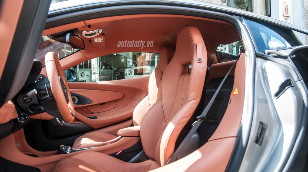 Ảnh chi tiết nội thất McLaren 570S độc nhất Việt Nam McLaren 570S (10).jpg