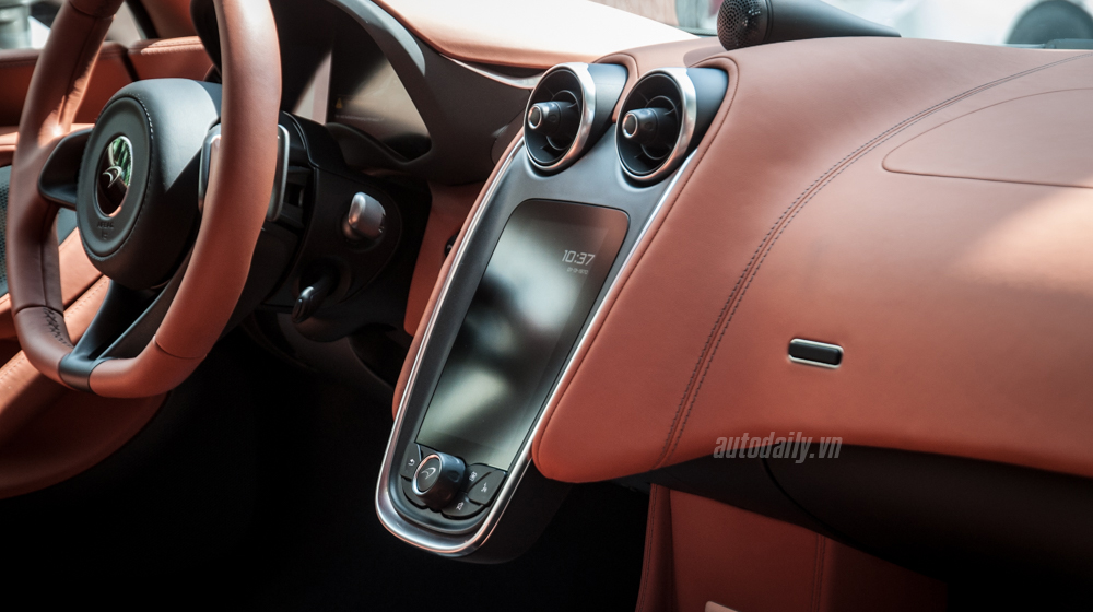 Ảnh chi tiết nội thất McLaren 570S độc nhất Việt Nam McLaren 570S (17).jpg