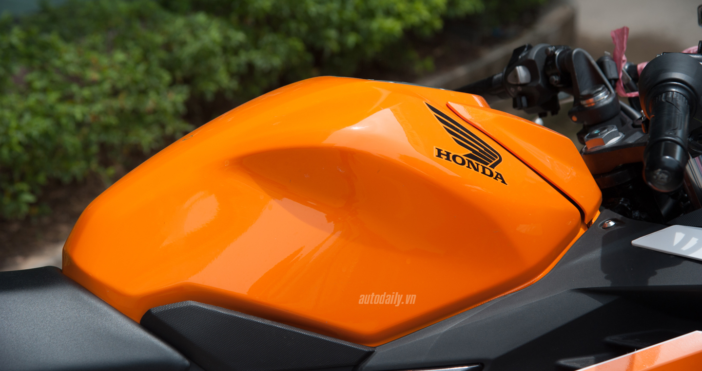 Ảnh chi tiết Honda CBR150R 2016 bản Repsol tại Hà Nội CBR150R 2016 (3).JPG