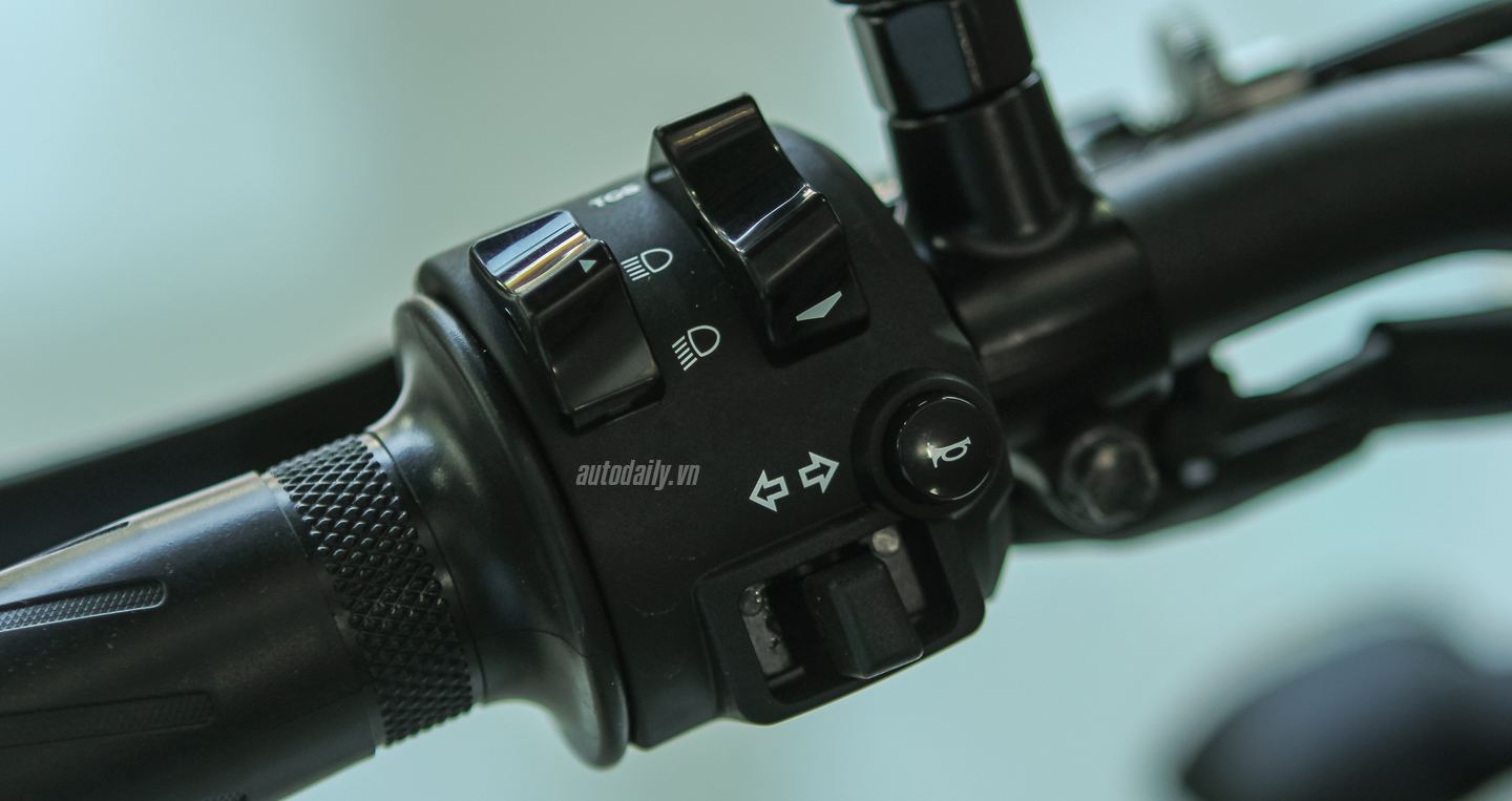 Ảnh chi tiết Yamaha XSR 900 ABS đầu tiên tại Hà Nội Yamaha XSR 900 (8).JPG