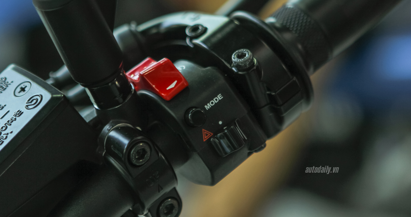 Ảnh chi tiết Yamaha XSR 900 ABS đầu tiên tại Hà Nội Yamaha XSR 900 (9).JPG