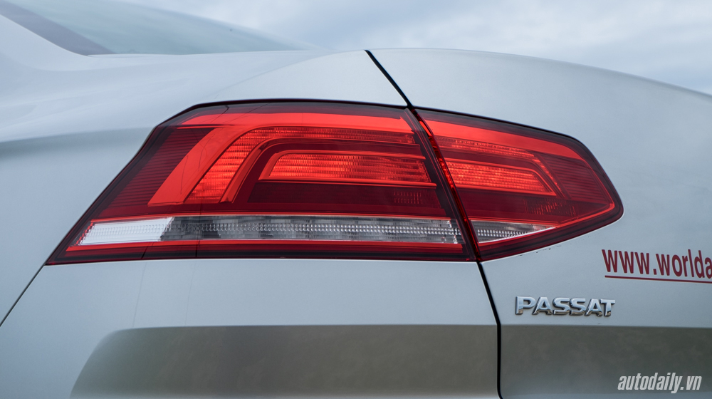Ảnh ngoại thất Volkswagen Passat 2016 Passat (10).jpg