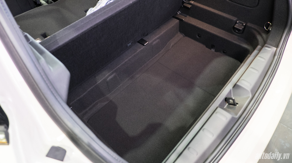 Ảnh chi tiết nội thất MINI One Mini One noi that (6).jpg