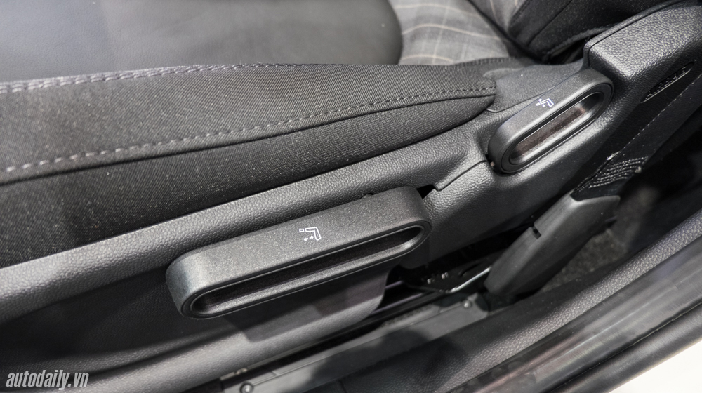 Ảnh chi tiết nội thất MINI One Mini One noi that (8).jpg