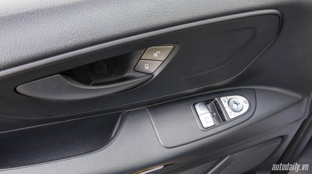 Mercedes-Benz Vito Tourer 121 bọc da và ốp gỗ nội thất Vito (28).jpg