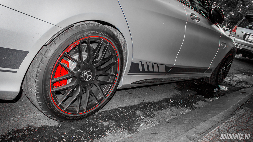 Mercedes-AMG C63 S Edition 1 trên phố Sài Gòn Mercedes-AMG C63S Edition 1 (3).jpg