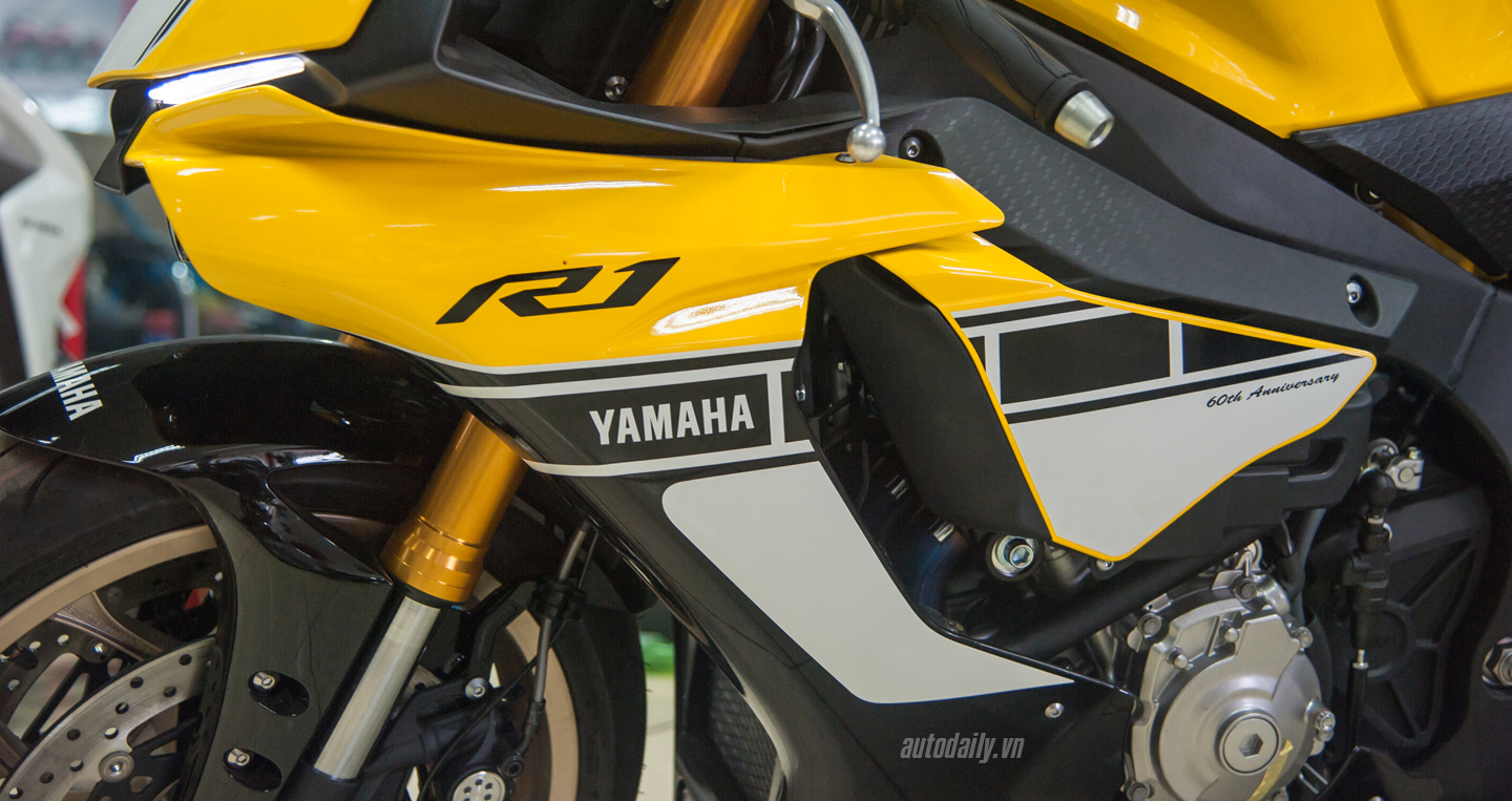 Yamaha R1 (10).JPG