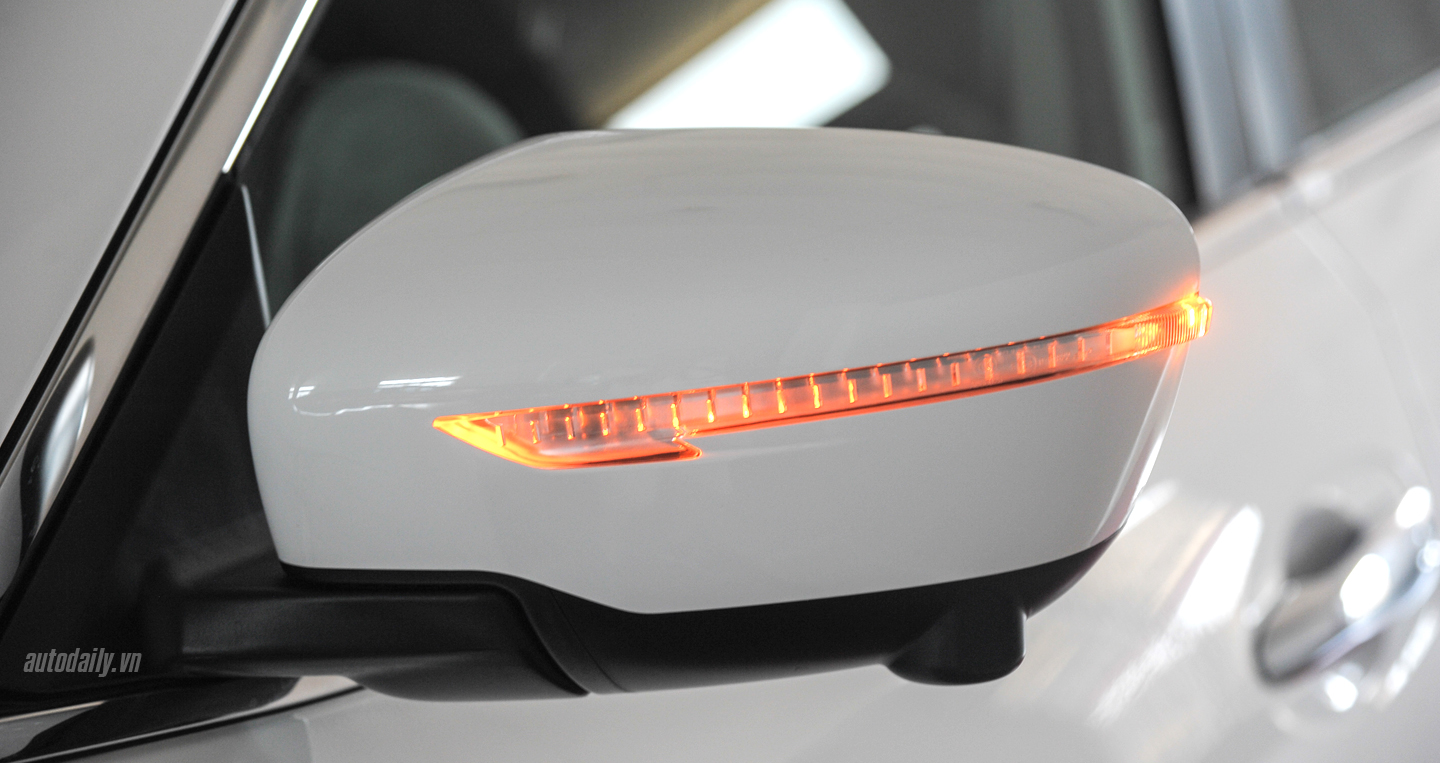 Ảnh chi tiết Nissan X-Trail 2016 tại đại lý ở Hà Nội X-Trail (14).jpg