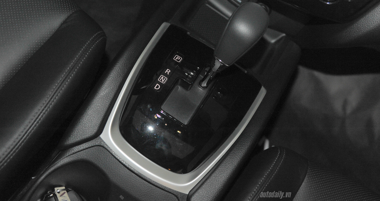 Ảnh chi tiết Nissan X-Trail 2016 tại đại lý ở Hà Nội X-Trail (23).JPG