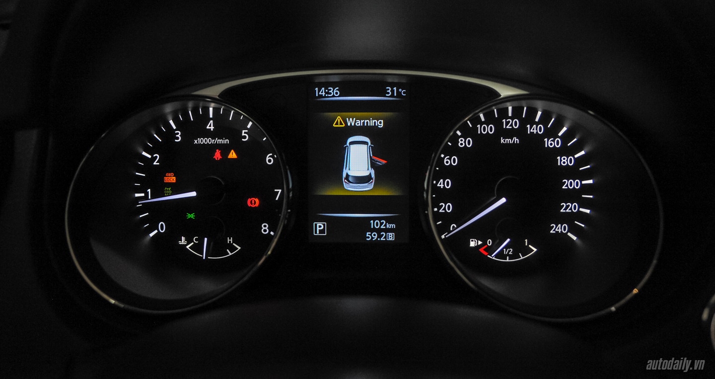 Ảnh chi tiết Nissan X-Trail 2016 tại đại lý ở Hà Nội X-Trail (24).JPG