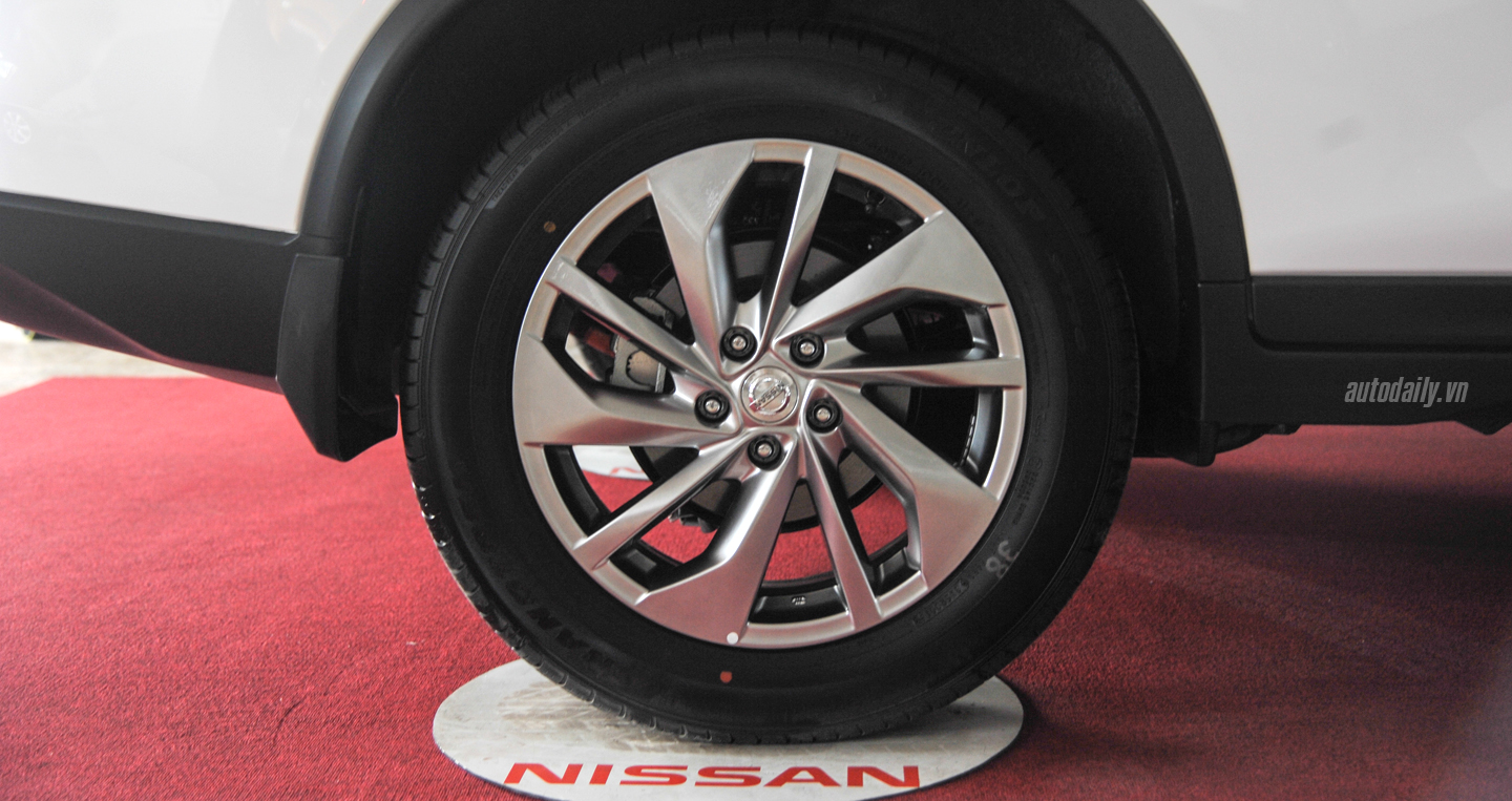 Ảnh chi tiết Nissan X-Trail 2016 tại đại lý ở Hà Nội X-Trail (9).JPG