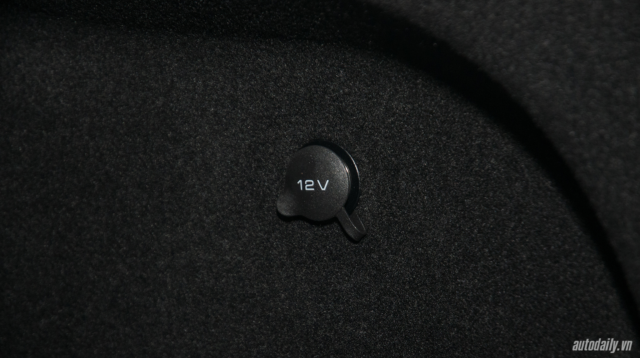 Ảnh chi tiết ngoại thất Maserati Levante tại Việt Nam ngoai that Maserati Levante (9).jpg