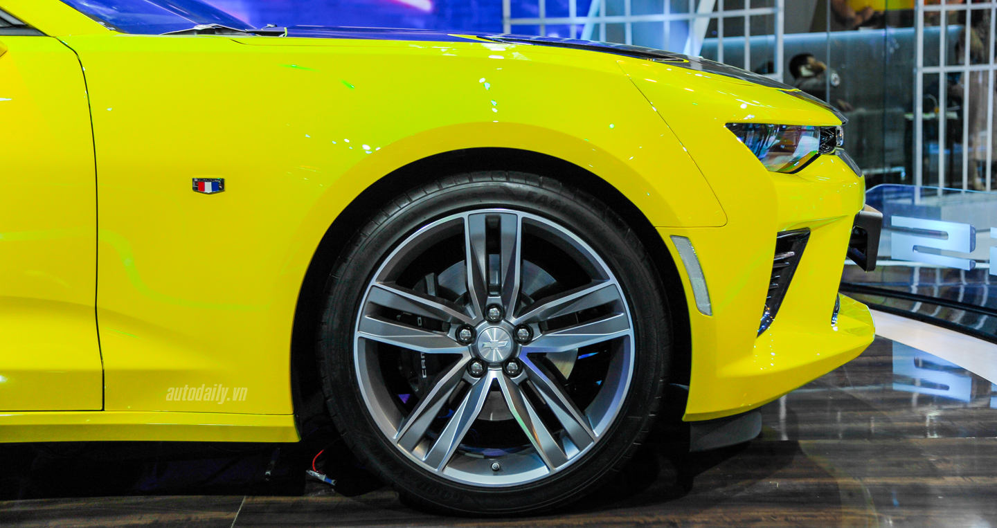 Ảnh chi tiết Chevrolet Camaro SS 2016 tại Việt Nam Camaro SS 2016 Autodaily (15).jpg
