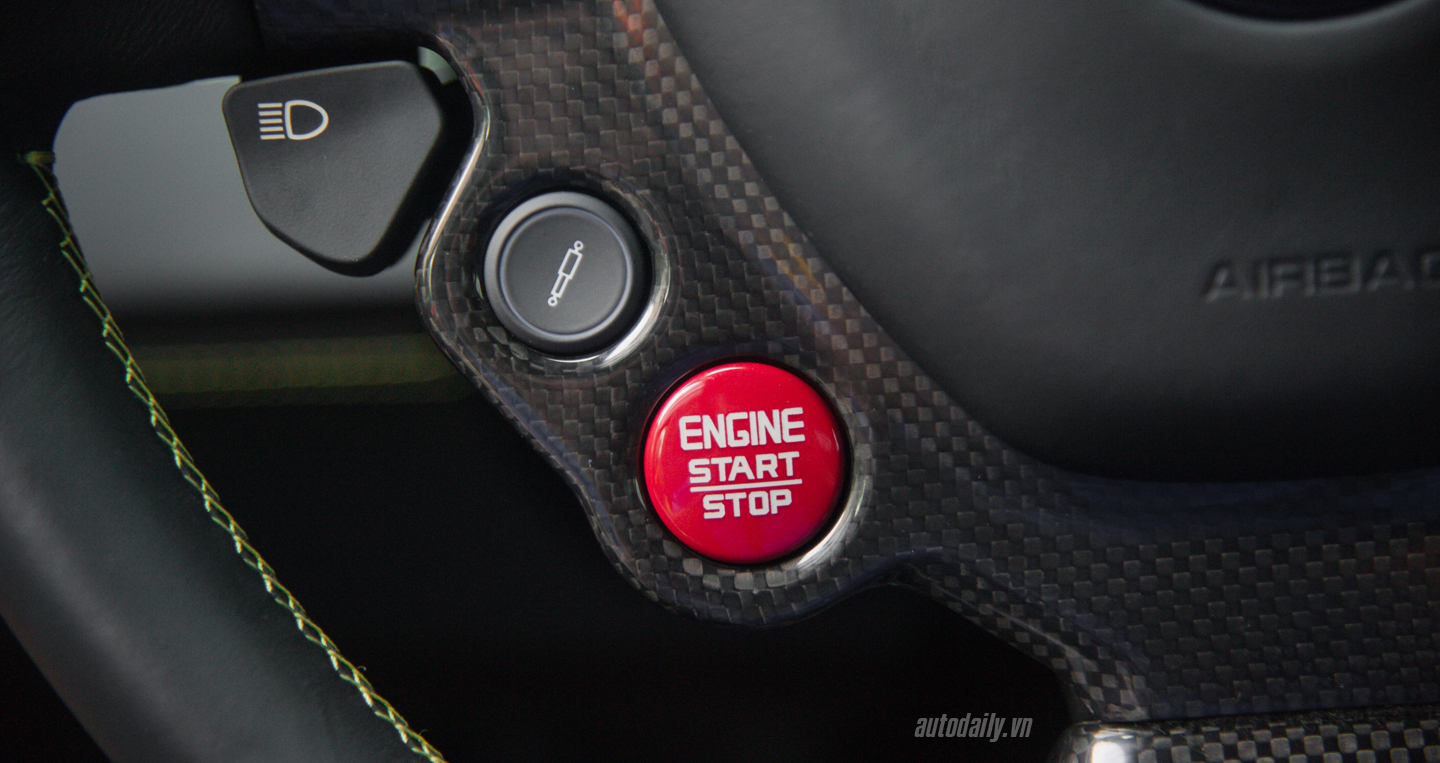 Ảnh chi tiết Ferrari 488 GTB màu vàng đầu tiên tại Hà Nội Ferrari 488 GTB Autodaily (26).JPG