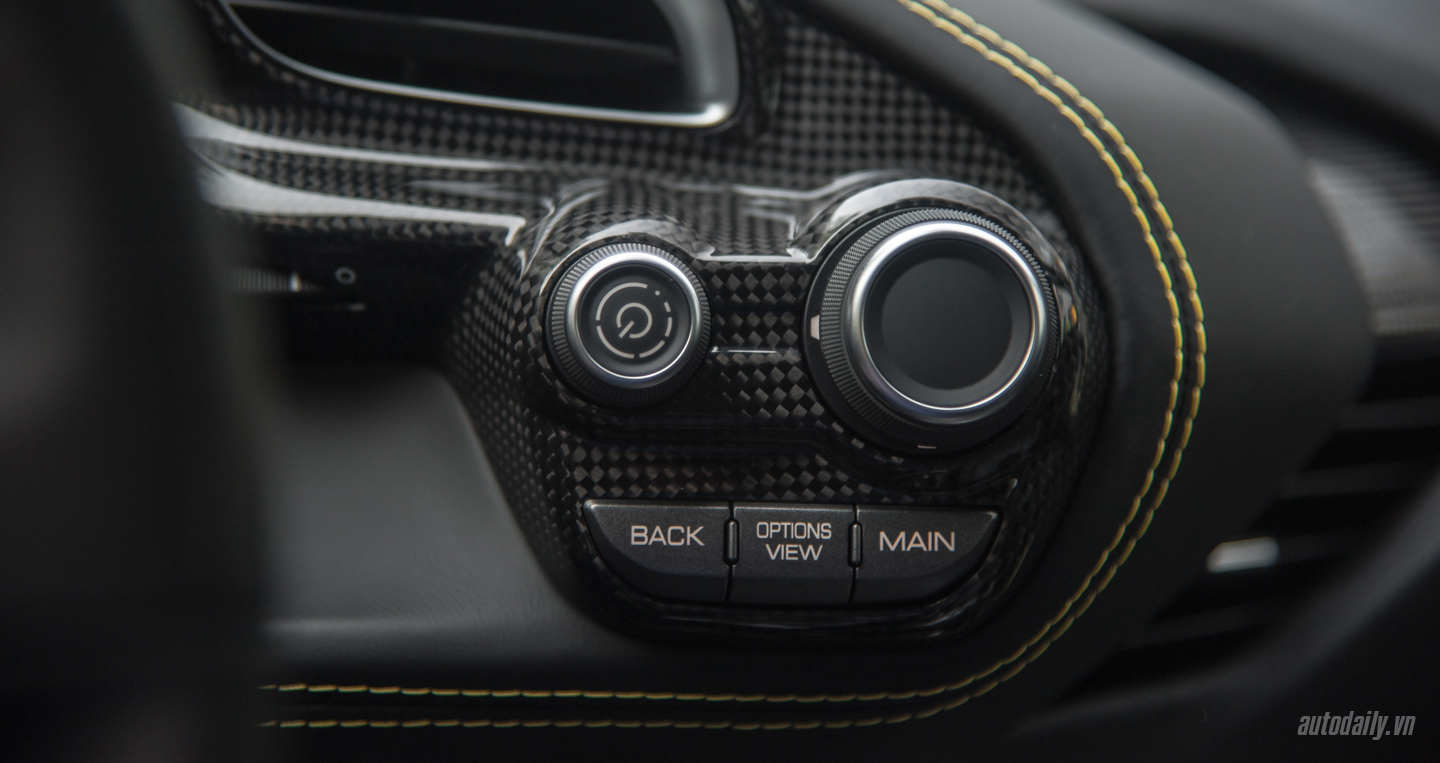 Ảnh chi tiết Ferrari 488 GTB màu vàng đầu tiên tại Hà Nội Ferrari 488 GTB Autodaily (27).jpg