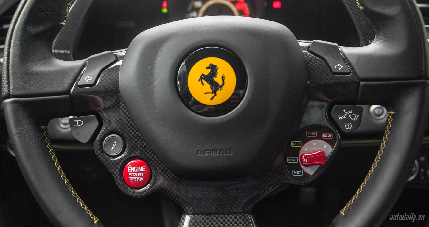 Ảnh chi tiết Ferrari 488 GTB màu vàng đầu tiên tại Hà Nội Ferrari 488 GTB Autodaily (30).jpg