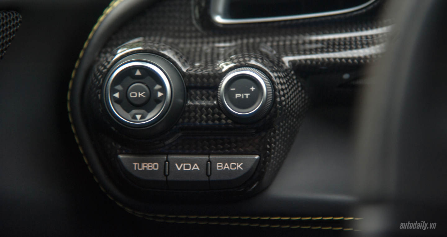 Ảnh chi tiết Ferrari 488 GTB màu vàng đầu tiên tại Hà Nội Ferrari 488 GTB Autodaily (32).JPG