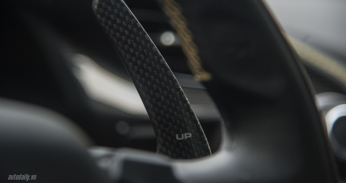 Ảnh chi tiết Ferrari 488 GTB màu vàng đầu tiên tại Hà Nội Ferrari 488 GTB Autodaily (33).JPG