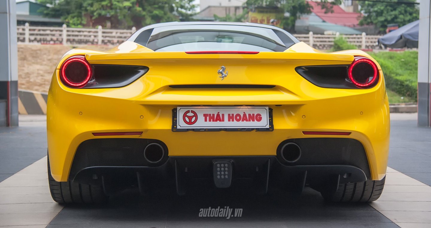 Ảnh chi tiết Ferrari 488 GTB màu vàng đầu tiên tại Hà Nội Ferrari 488 GTB Autodaily (9).JPG