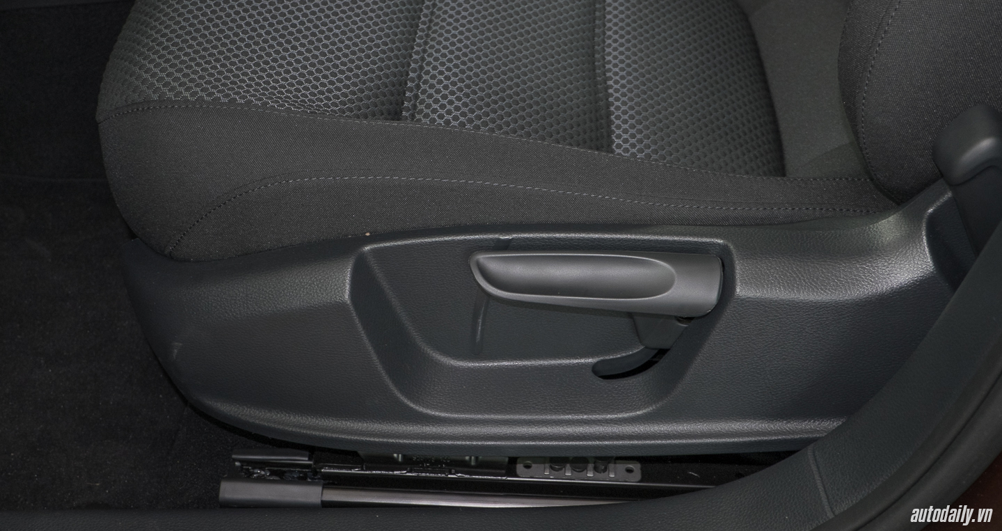Ảnh chi tiết Volkswagen Jetta tại Việt Nam Volkswagen_Jetta (2).jpg
