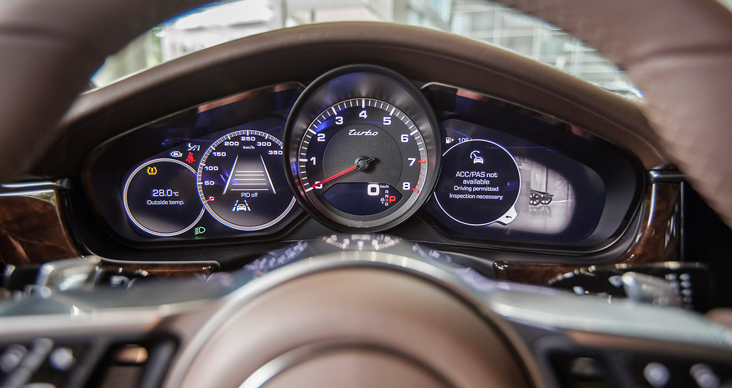 Ảnh chi tiết Porsche Panamera Turbo 2017 tại Việt Nam panamera-2017 (13).jpg