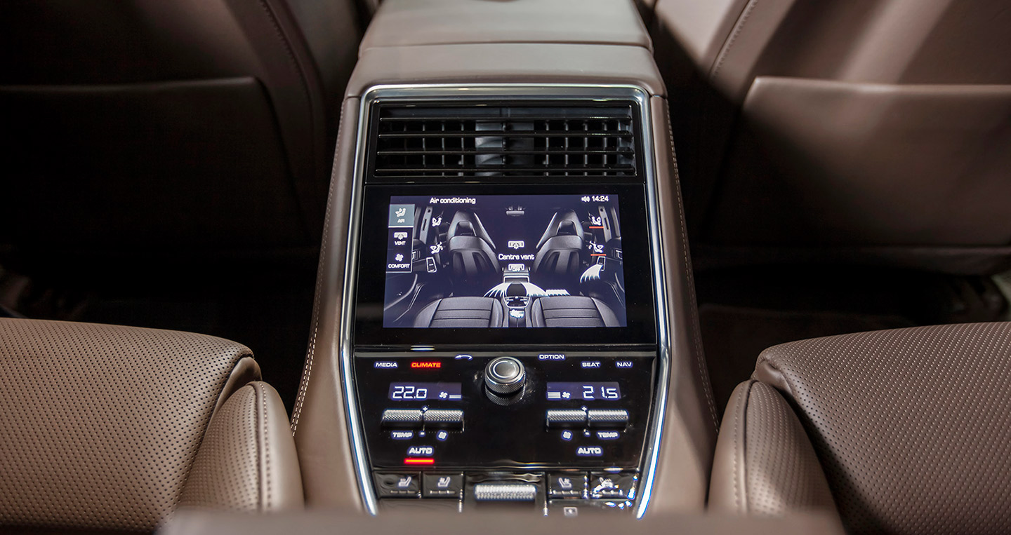 Ảnh chi tiết Porsche Panamera Turbo 2017 tại Việt Nam panamera-2017 (15).jpg