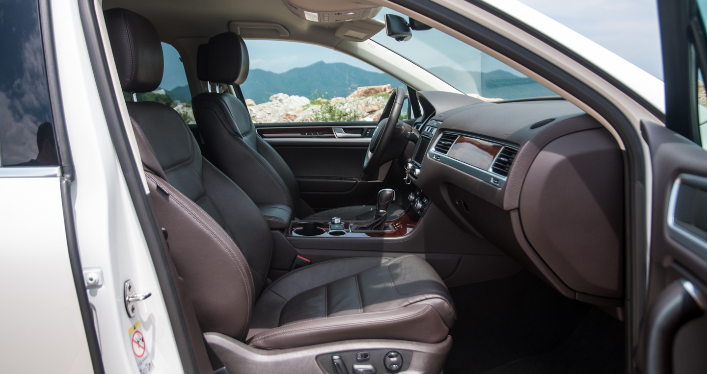 Ảnh chi tiết nội thất Volkswagen Touareg adc-5476.jpg