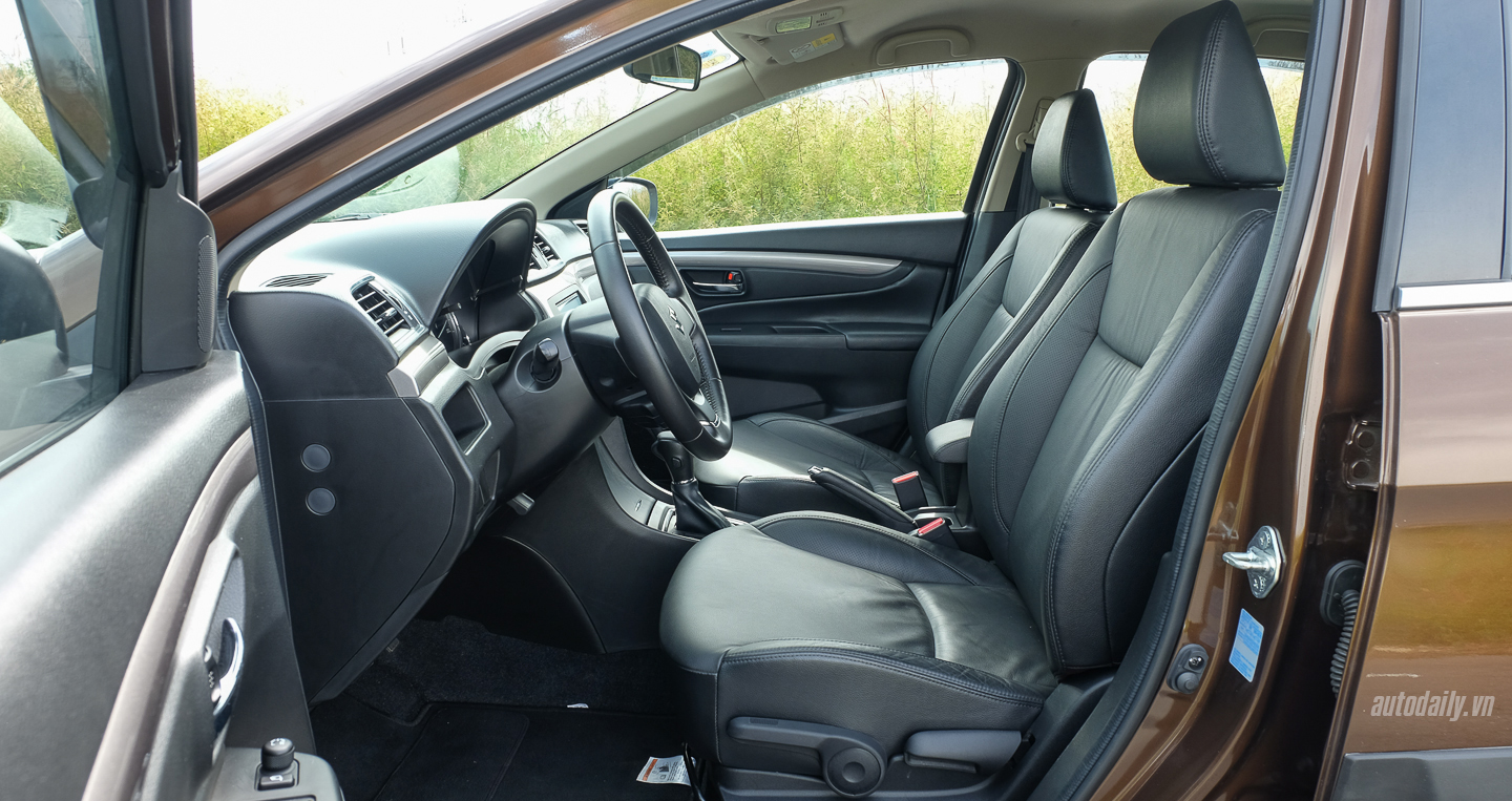 Ảnh nội thất Suzuki Ciaz suzuki-ciaz-18.jpg