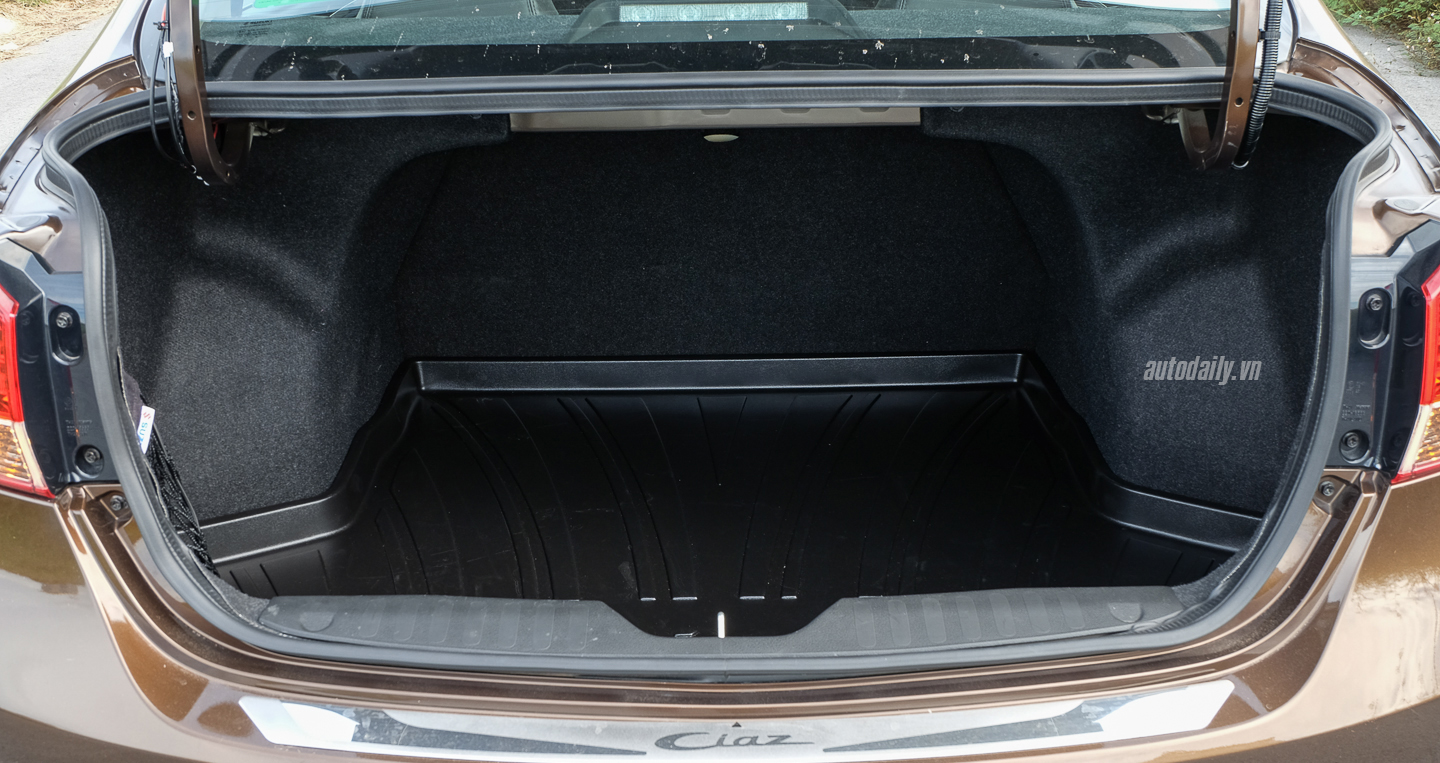 Ảnh nội thất Suzuki Ciaz suzuki-ciaz-24.jpg