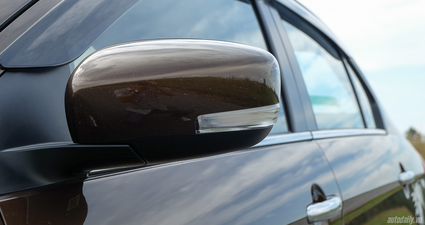 Ảnh ngoại thất Suzuki Ciaz suzuki-ciaz-30.jpg