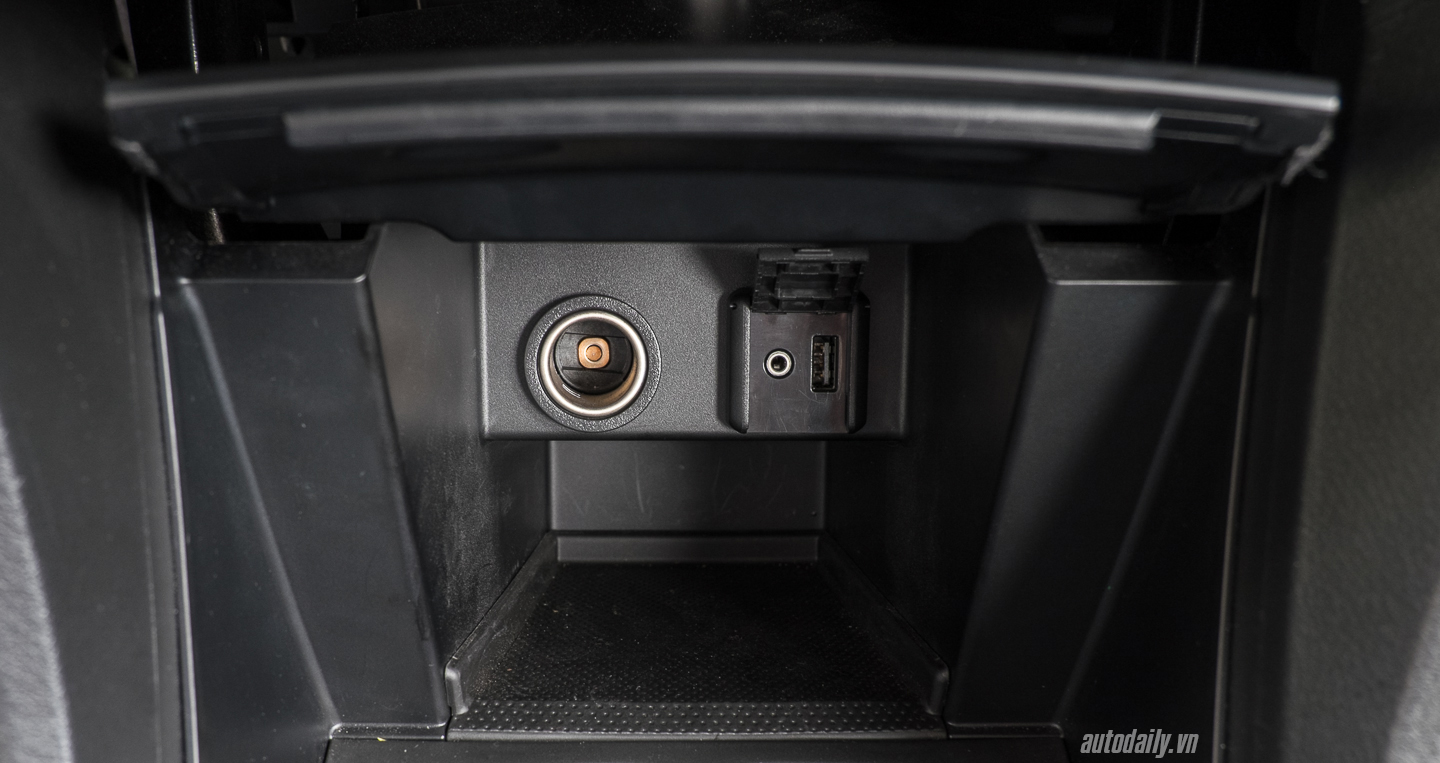 Ảnh nội thất Suzuki Ciaz suzuki-ciaz-41.jpg