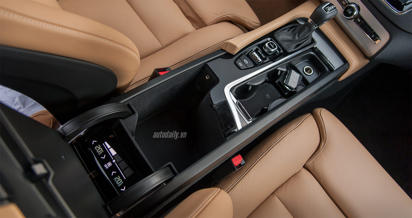 Ảnh chi tiết Volvo XC90 chính hãng giá 3,4 tỷ đồng tại Hà Nội volvo-xc90-19.jpg