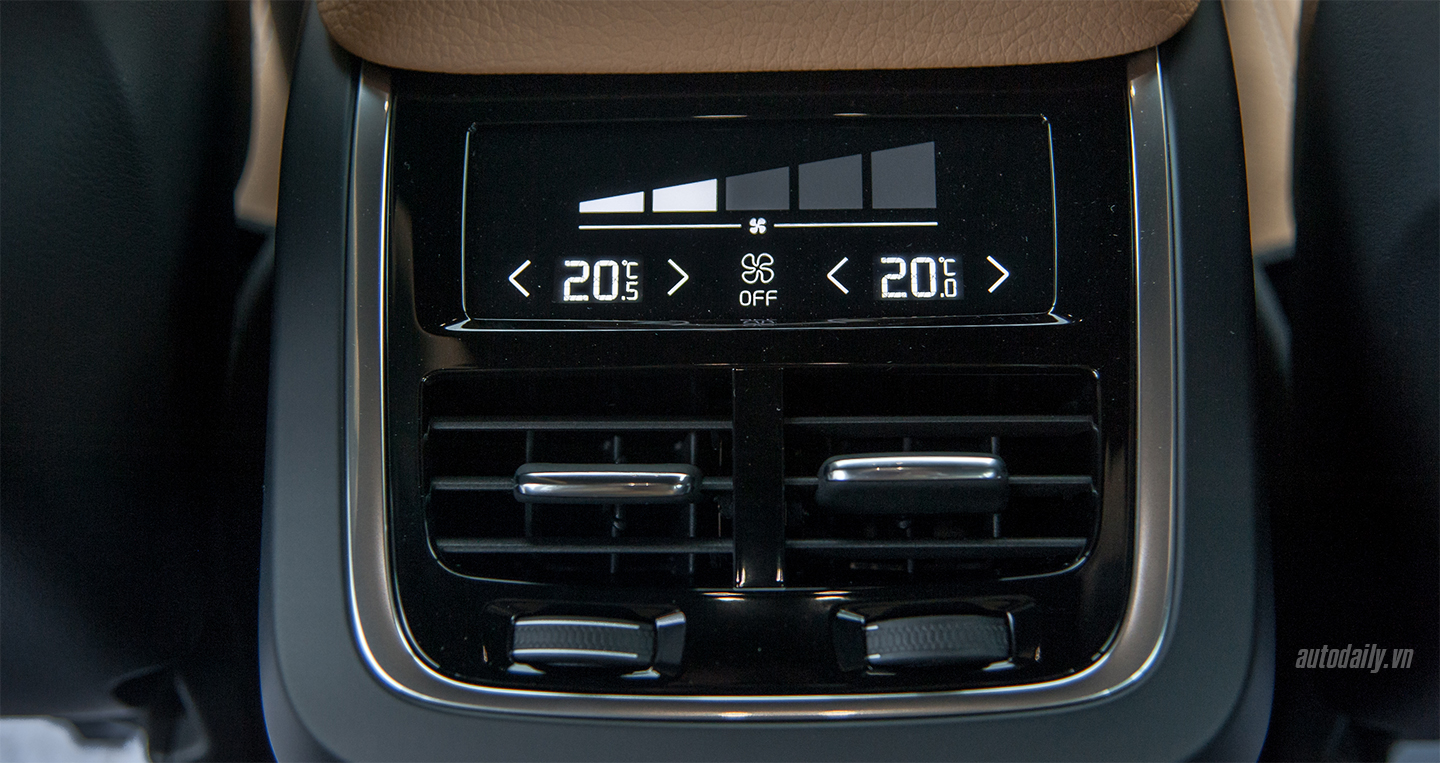 Ảnh chi tiết Volvo XC90 chính hãng giá 3,4 tỷ đồng tại Hà Nội volvo-xc90-20.jpg