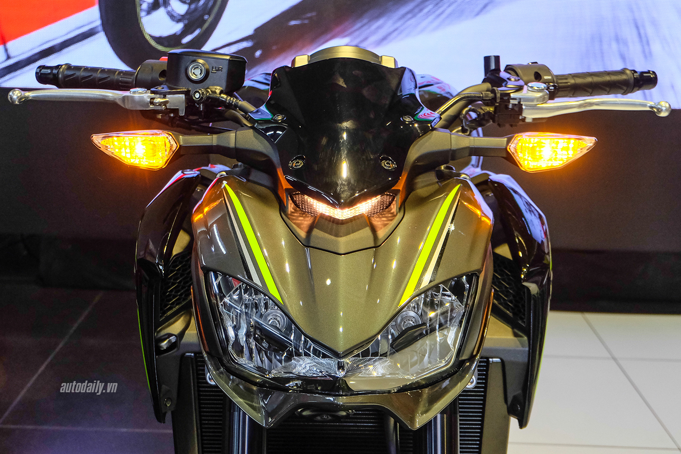 Kawasaki Z650 ABS và Z900 ABS 