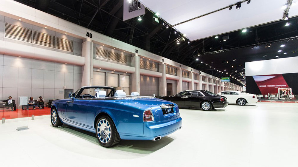 Rao bán Rolls Royce Ghost 30 tỷ trên vỉa hè Phạm Hùng Hà Nội